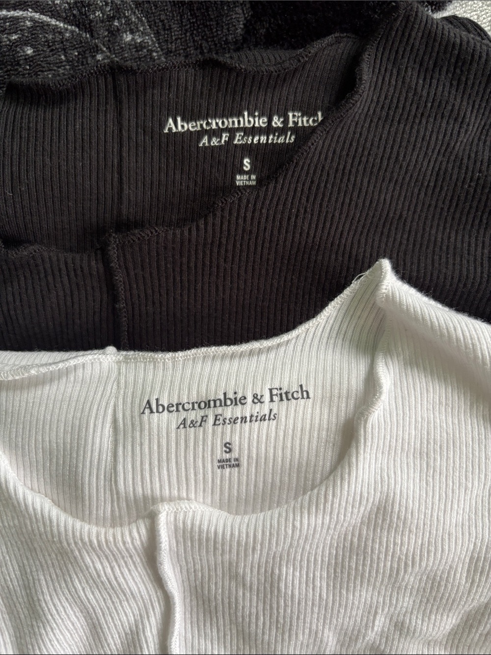 Abercrombie & Fitch Long Sleeve Ribbed Tee - White and Black - Picture 4 of 4